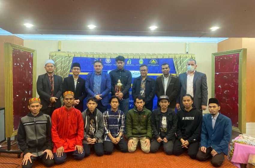 Gelaran MBA Usai, Atdikbud Serahkan Piala Juara Umum untuk Fosgama