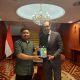 Rahmat Iqbal (Presiden PPMI Mesir) bersama Wakil Duta Besar Mesir untuk Indonesia